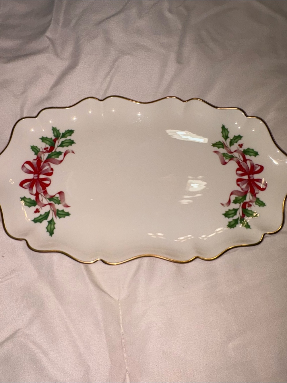 Lenox Holiday scallop serving dish - White with Red and Green